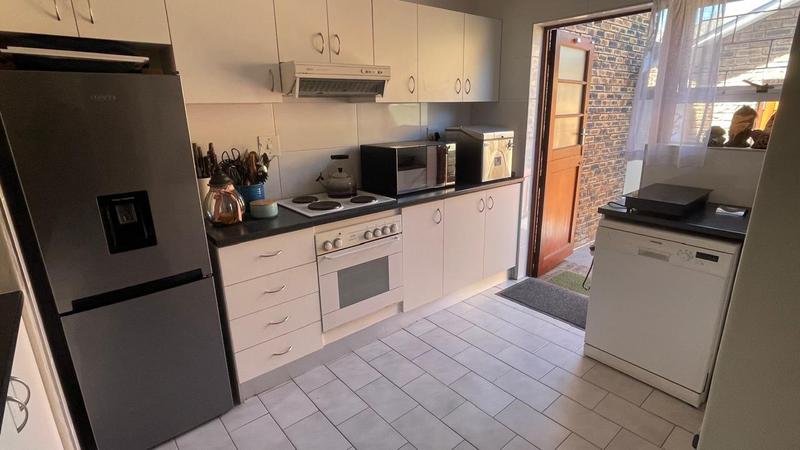 3 Bedroom Property for Sale in Tyger Valley Western Cape